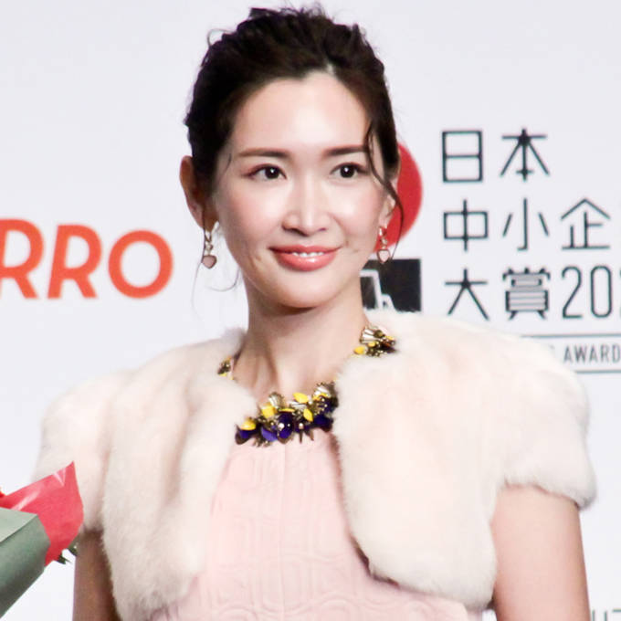 紗栄子「すごい良くて」海外にも持って行く信頼シートマスク!