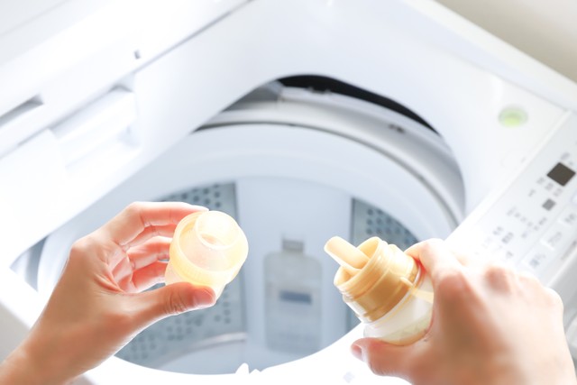 柔軟剤を入れると、タオルや下着の吸水力が低下するってホント?!正しい使い方をメーカーに聞いた