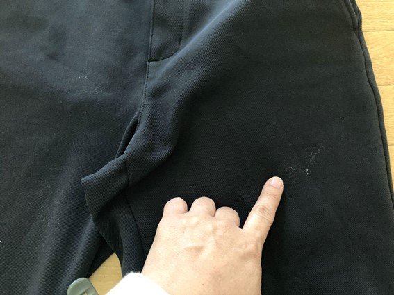 糸?石けん?洗濯後の衣類につく「白いカス」を防ぐ方法。ついてしまったときの「落とし方」も