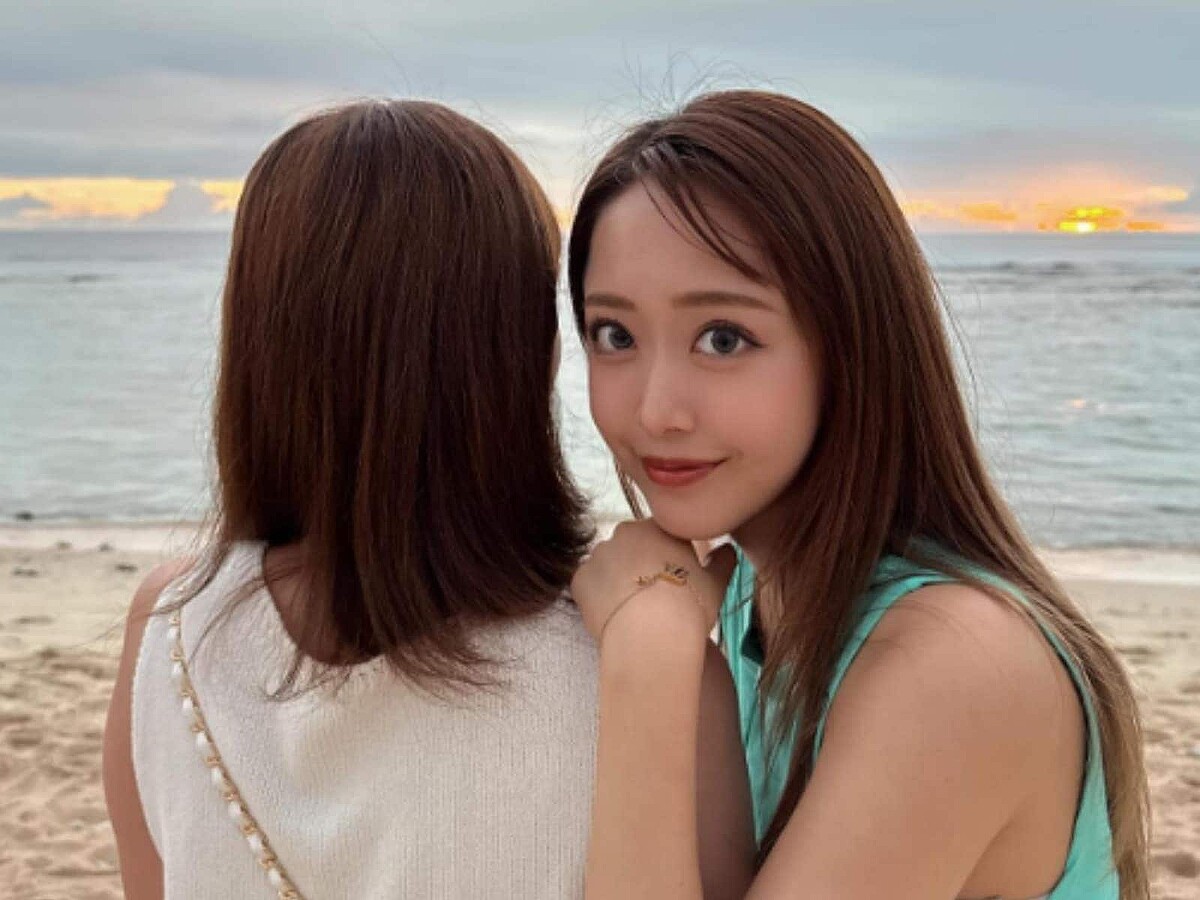 「弟さんそっくり」口喧嘩最強女子・みりちゃむ、母&弟とのレアな家族ショット公開! 「お母さん若過ぎ」