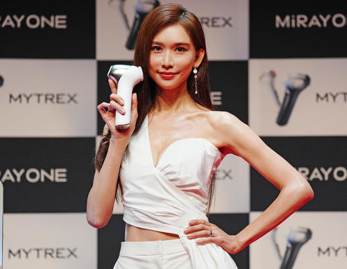 50歳リン・チーリン、美の四カ条明かす「自分らしくいることが美しさの始まり」
