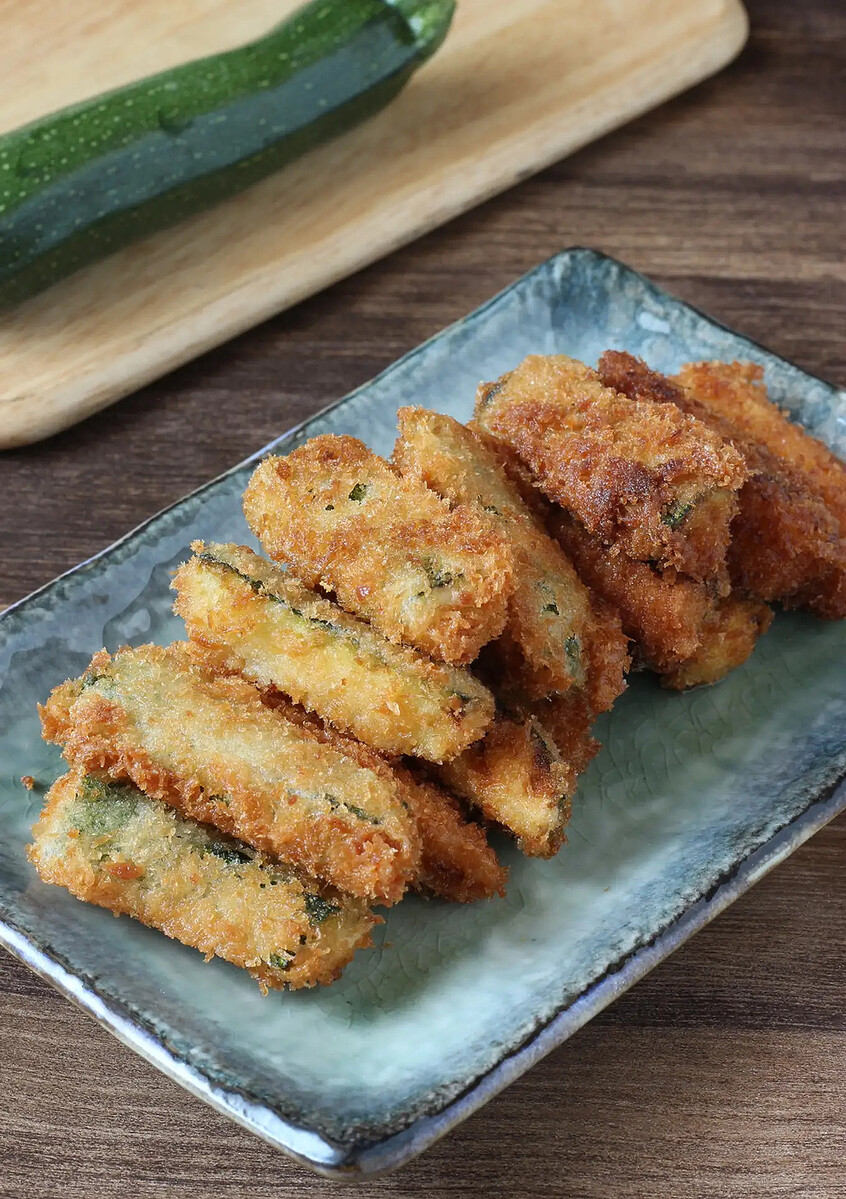 食感がたまらない!「ズッキーニのサクサク揚げ」がやみつきのおいしさ