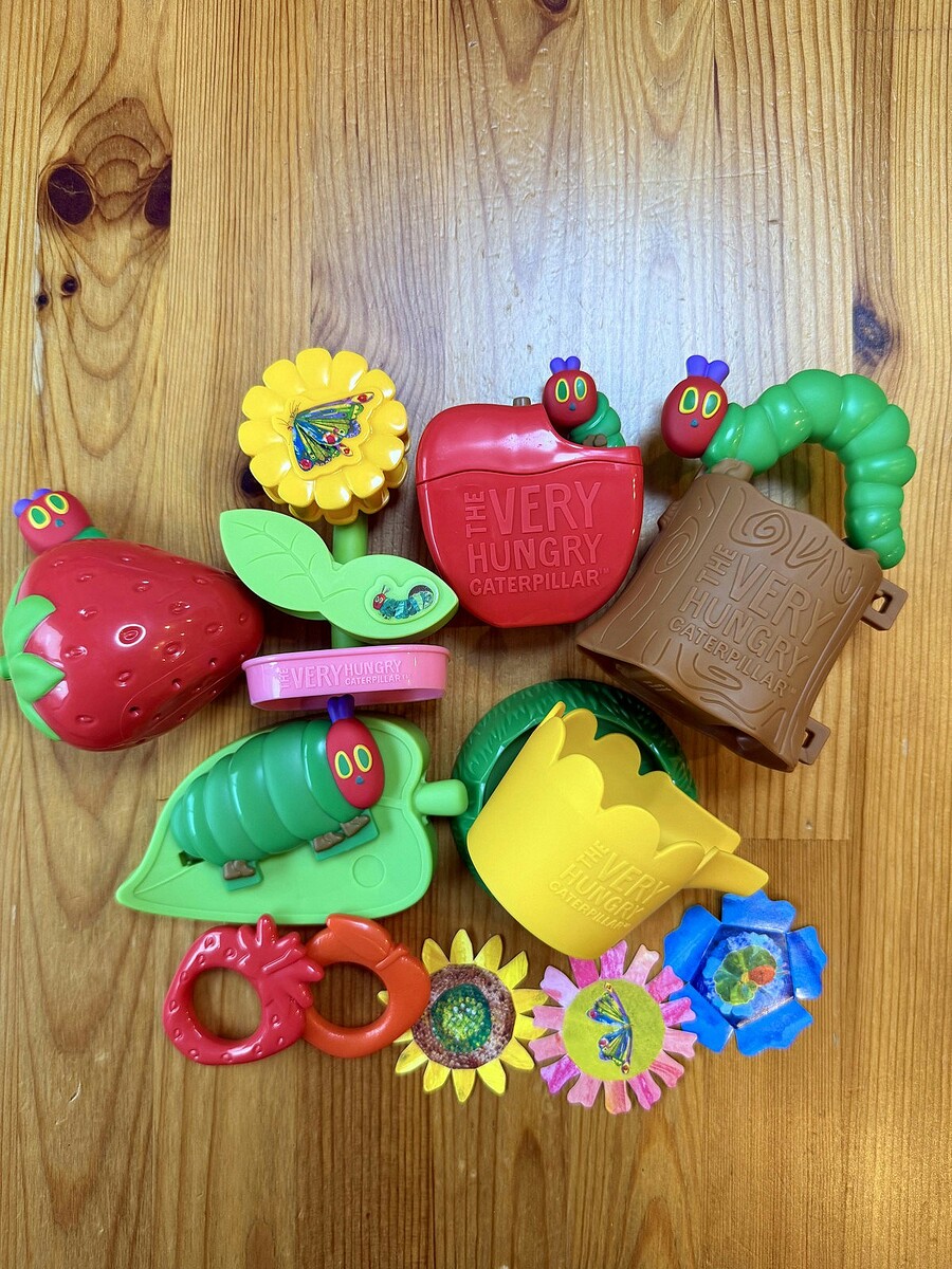 ハッピーセットに「はらぺこあおむし」が登場!水遊びやシャボン玉遊びもできて激カワ!6/13スタート【ママリ】