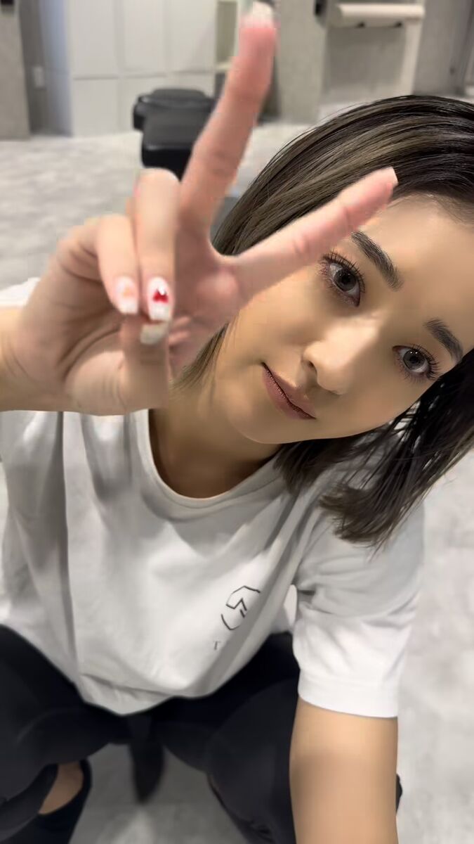 みちょぱ、トレーニング動画公開!“努力の賜物”美ボディにうっとり「筋肉かっこいい」「健康的で美しい」