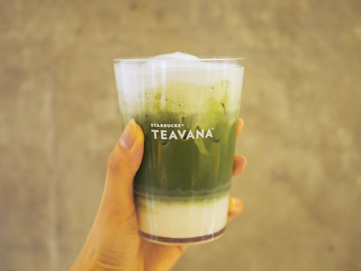 スタバ「ティー & カフェ」の夏限定第2弾は濃厚抹茶! 新作の“抹茶×ピスタチオラテ”や“抹茶×炭酸ドリンク”の味わいは?