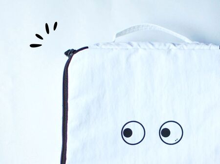 【ユニクロ×アニヤ】かわいすぎる♡新顔ポーチが登場。まるごと洗えて実用的!夏のお出かけに連れてって〜!