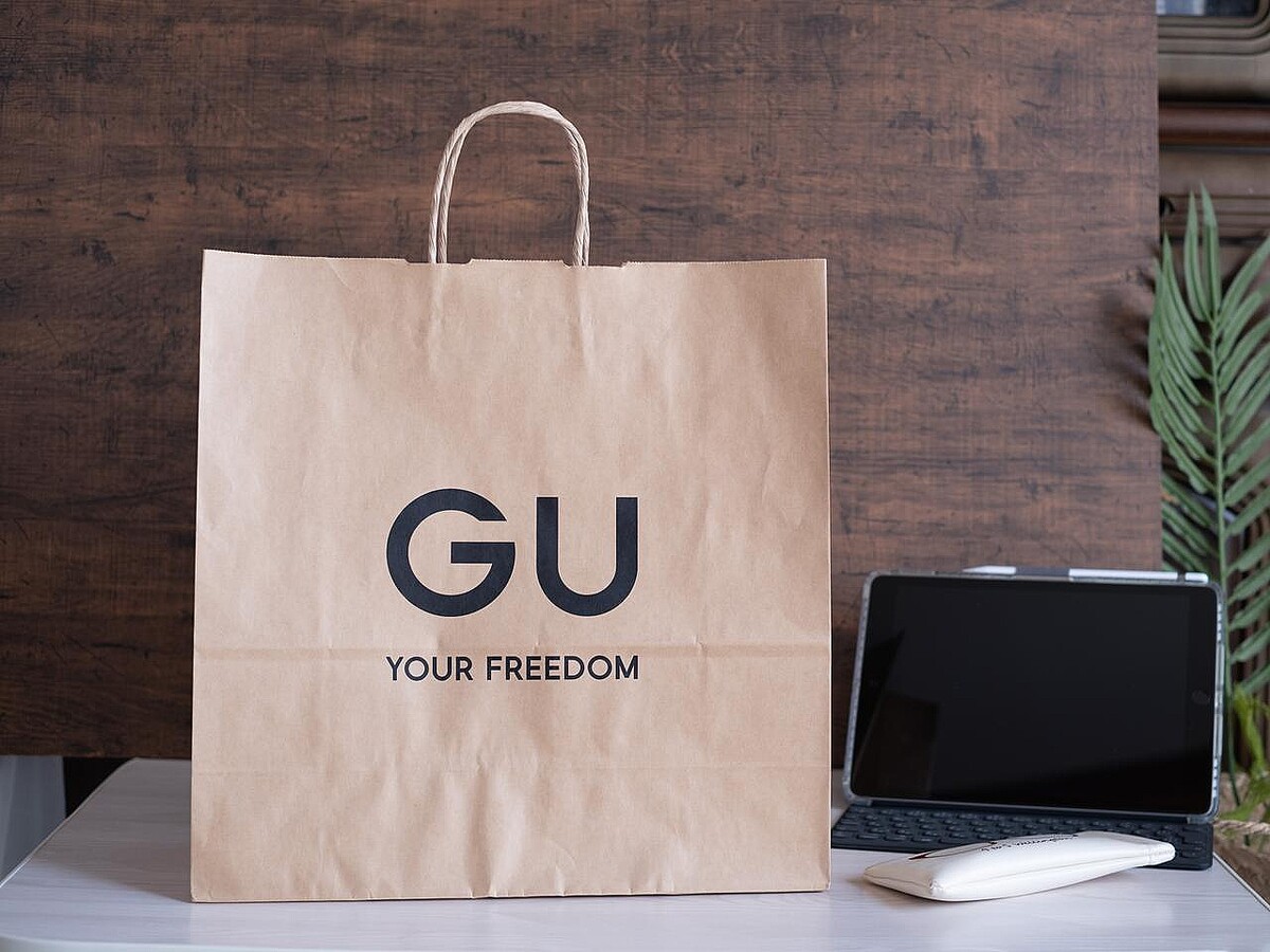 【GUの黒チュール】がいい仕事する! 大人がマネしたい♡「おしゃれコーデ」