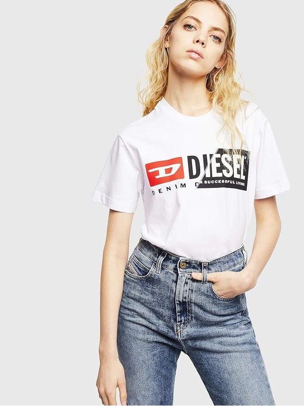 新旧のDIESELロゴを組み合わせた【ディーゼル】Tシャツが「Amazonタイムセール」10%OFF!今だけ価格で登場です