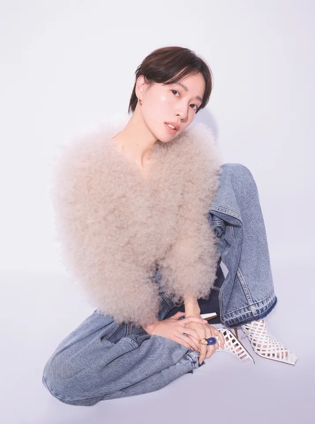 戸田恵梨香さん、ベリーショートにイメチェン! メークや私服に「いろいろな変化」 美容誌で新たな魅力を披露