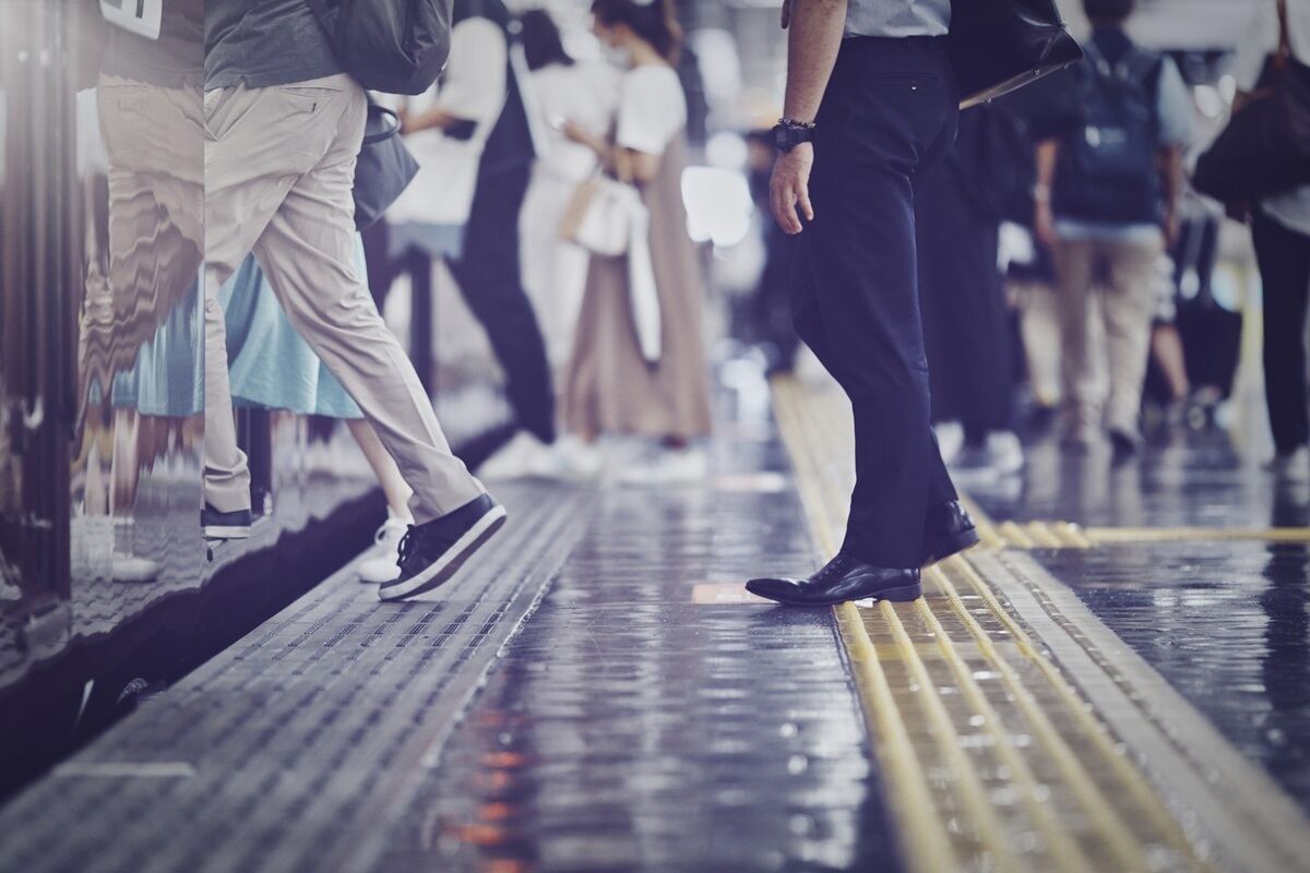 人混みが苦手な人の特徴は? 心理・原因や対処法を紹介