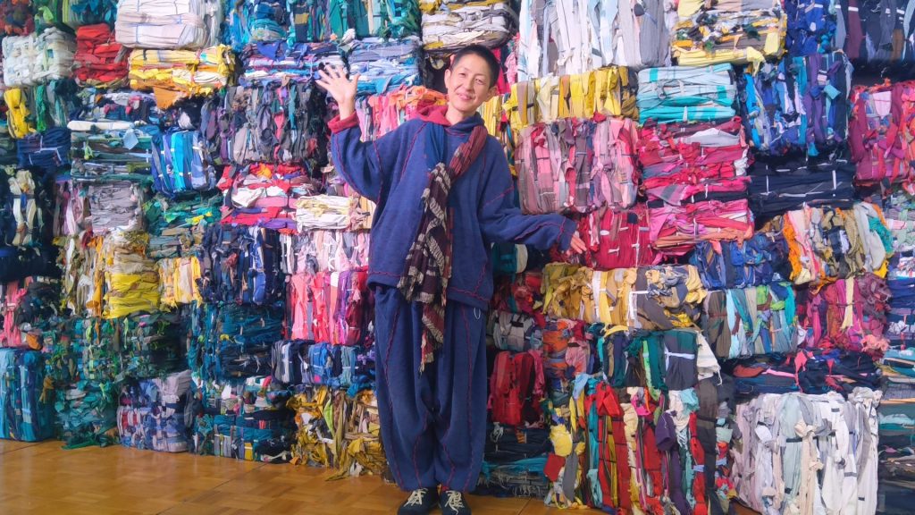 『播州織』玉木新雌さん、しなやかに… 西脇高校ファッションショー、華やかに… 大阪・関西万博