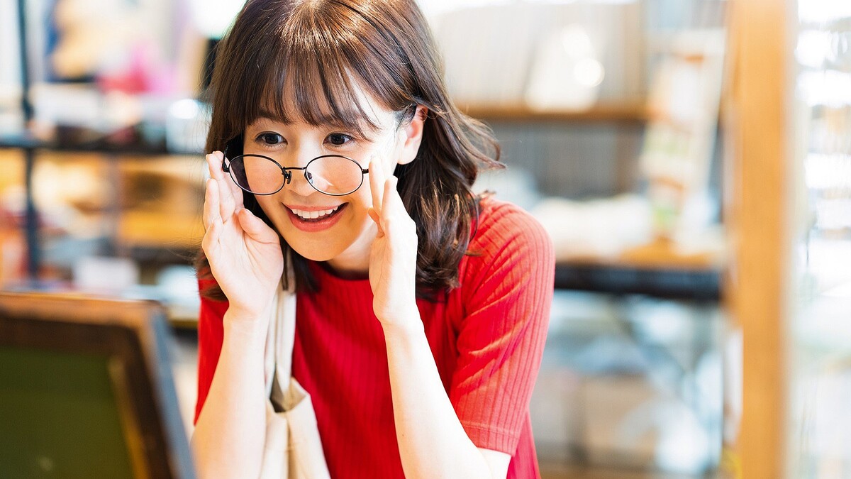 似合うメガネの条件はたった2つ!輪郭とフレームの相性よりも大事な「サイズの法則」と目が小さく見えない選び方