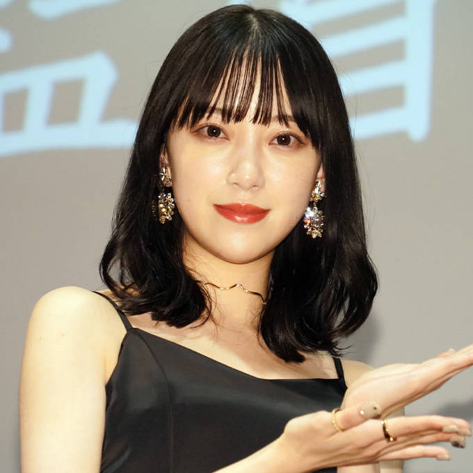 堀未央奈「すごいオススメ」“ちゅるん肌”に仕上げてくれる日焼け止め&メイク下地