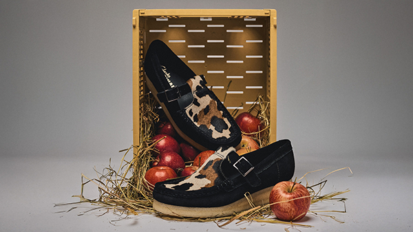 素足もOK!「Clarks Originals」にお目見えした、新型ワラビーで足元に“アニマル柄”を取り入れよ?