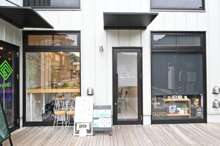 【静岡・用宗】まるで食べるアート作品⁉「hana uta tori(はな うた とり)」 で季節限定のパフェを味わう