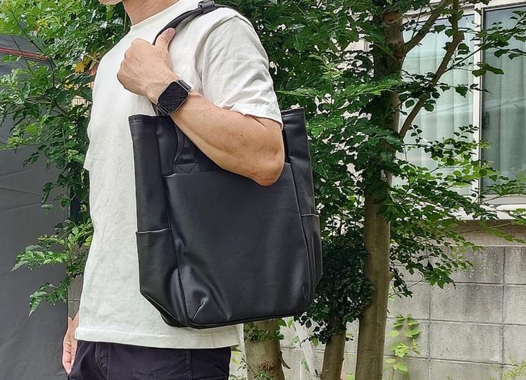 スリムなので移動が快適。高耐久性生地を使用した色あせないトートバッグ「タフナロートート」