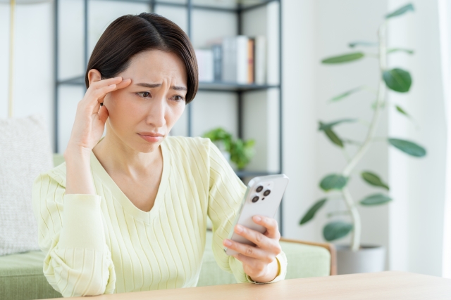 メアド変更を伝えたら「誰だっけ?」と返信→関係を深追いせず“そっと絶縁”した女性