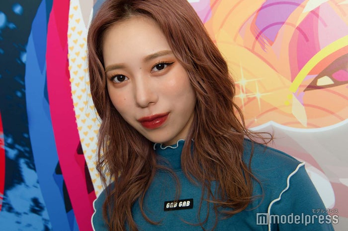 パパラピーズ・タナカガ、美ウエスト&美脚際立つコーデ「引き締まってる」「スタイル抜群」
