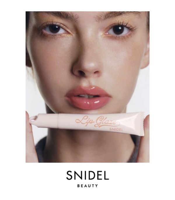 SNIDEL BEAUTYから、ガラスのようなつや感を生み出す“リップ グレイズ”登場