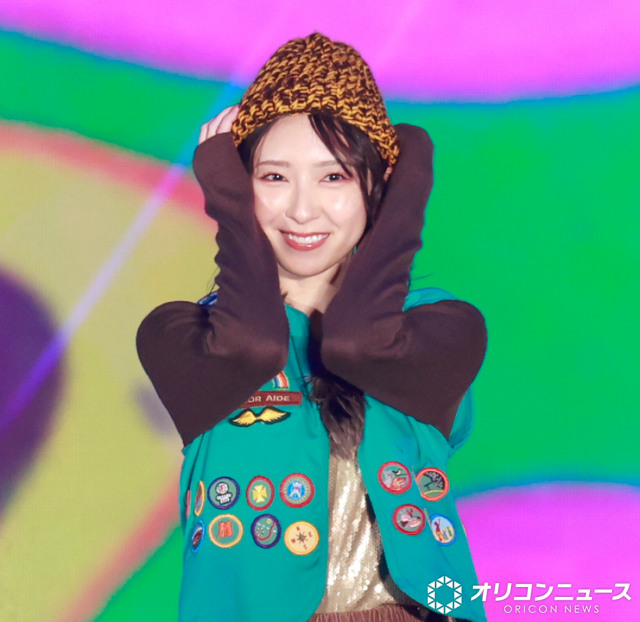 【ガルアワ】日向坂46金村美玖、クール→弾ける笑顔のギャップで魅了 古着コーデを着こなす