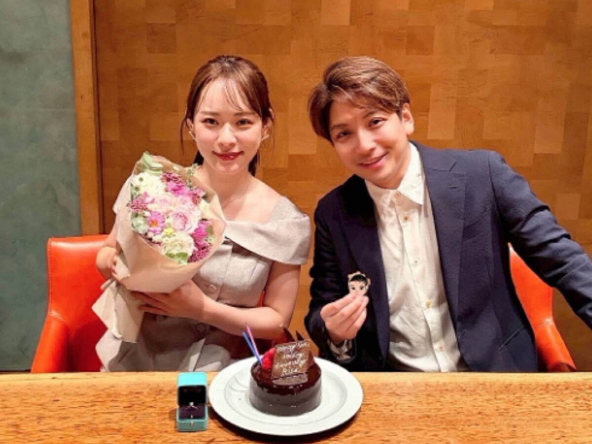 「すてき過ぎて泣きそう」126万人超えYouTuber、イケメン夫との結婚5周年を報告!「推し夫婦」