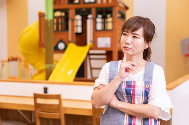 子どもの頃から保育士になりたかったのに……2人に1人以上が「辞めたい」 理由は「精神的な負担」「人手不足」、1位は?