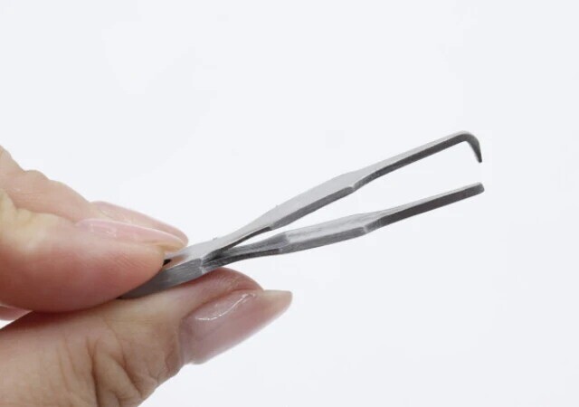 まさか100均にも売ってるなんて!爪が折れる元凶…アレを簡単に開けられるバズり便利グッズ