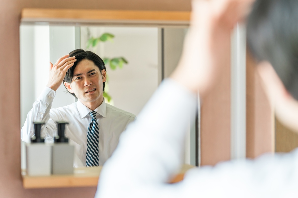 【医師監修】スマホが老ける原因に? 老化を加速させる悪習慣を紹介