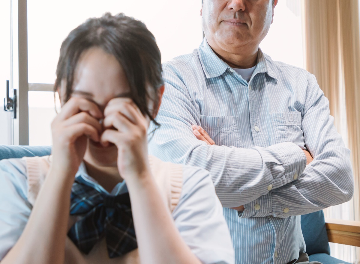 母までが“幼児虐待”をする毒親になった理由――父の口癖は「誰の金で養のうてもろてるんや」学費も自分で払い……