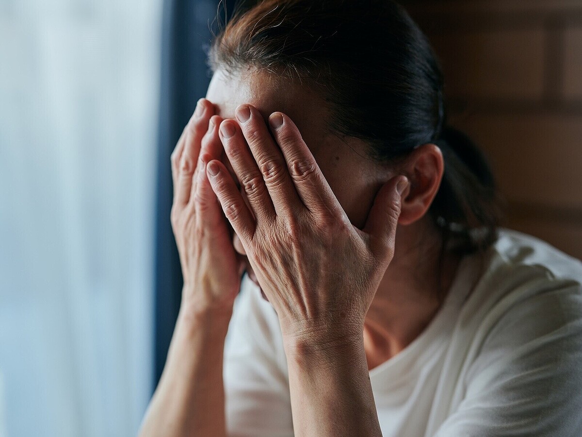 警察から突然の電話……高齢母を引き取った42歳バツイチ女性を待っていた「泥沼の同居生活」