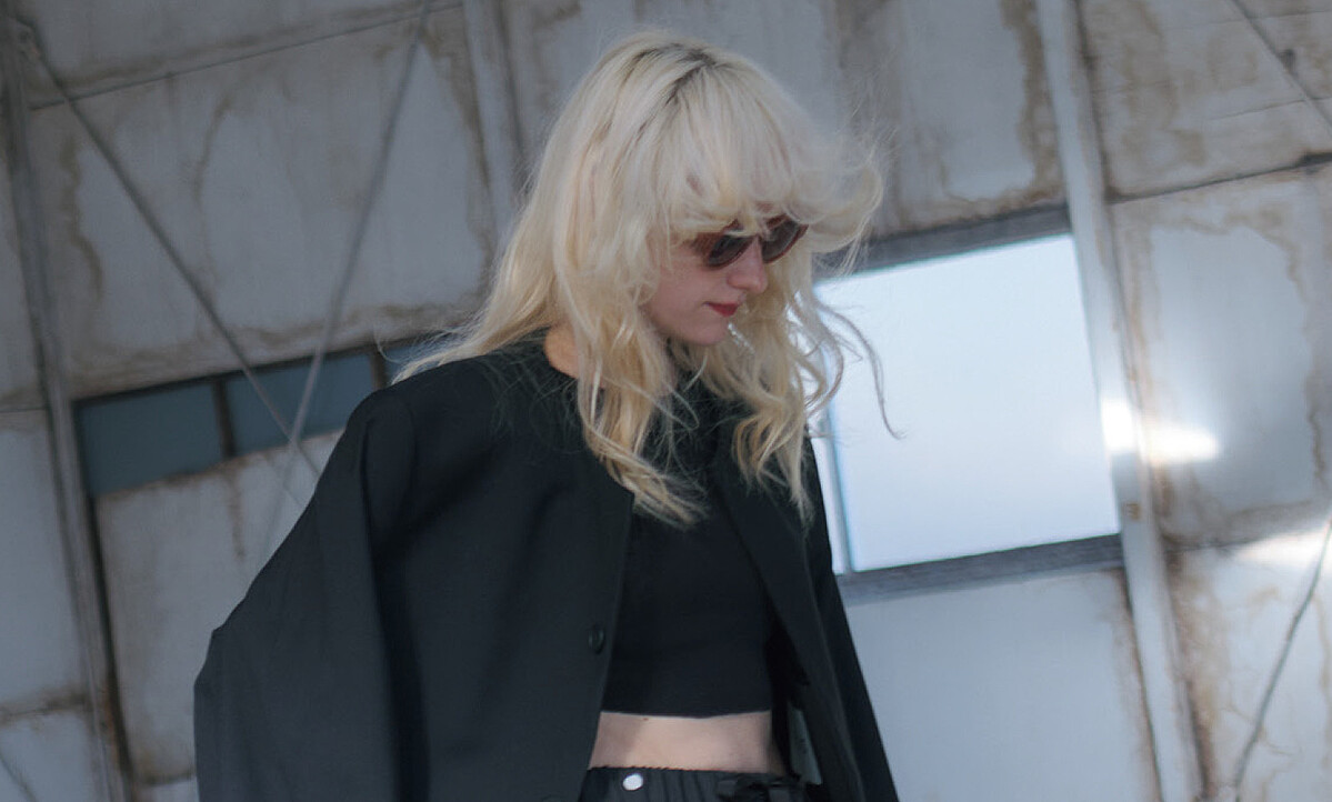 「ここを変えるだけ」夏の黒・オシャレな人の選び方